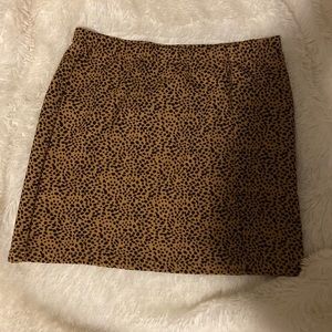 Mini skirt with slit from SHEIN. Only worn once.